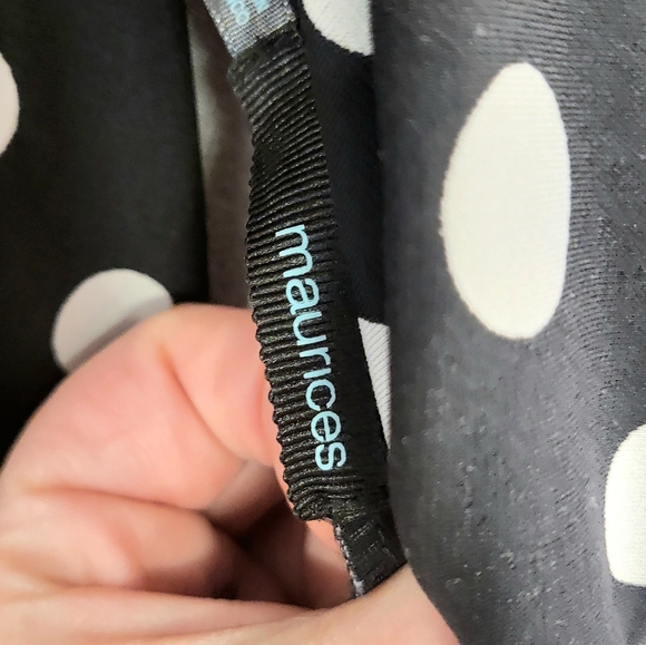 black with white polka dots women's knee high skirt from Maurice's size large - Picture 4 of 4